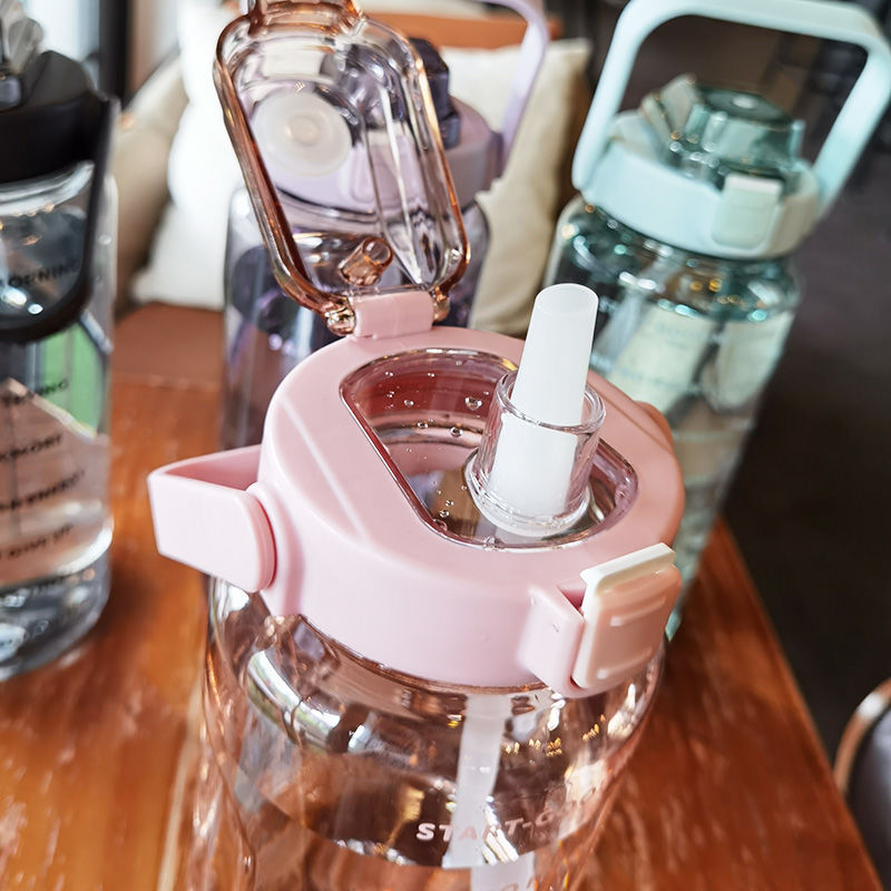 Große Wasserflasche
